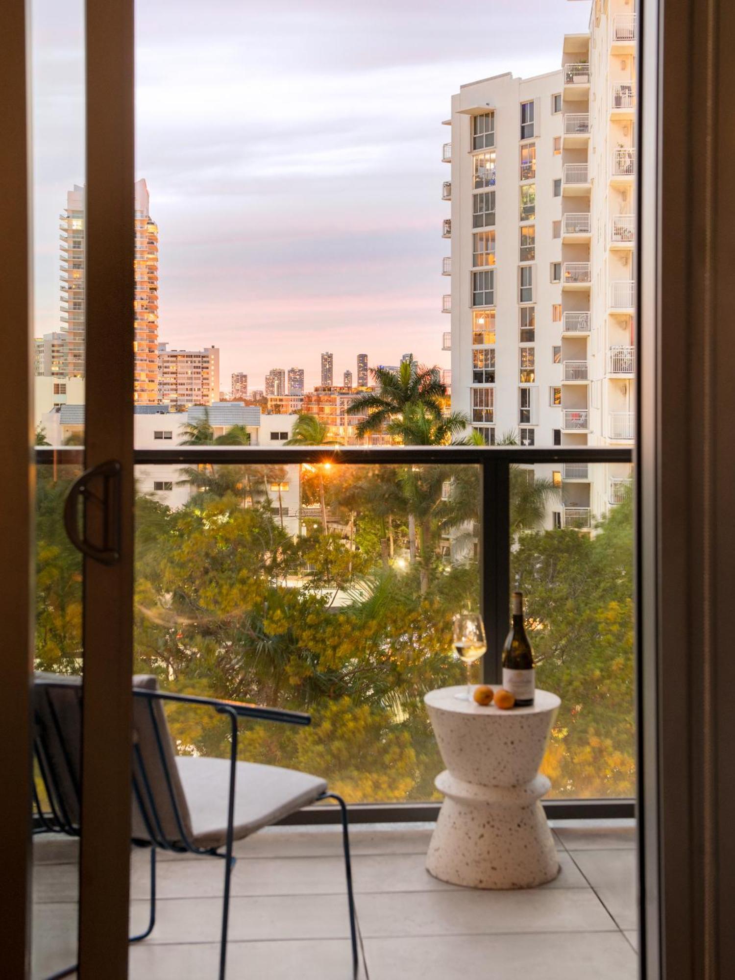 Sonder By Marriott Bonvoy 17West Apartments Miami Beach Esterno foto